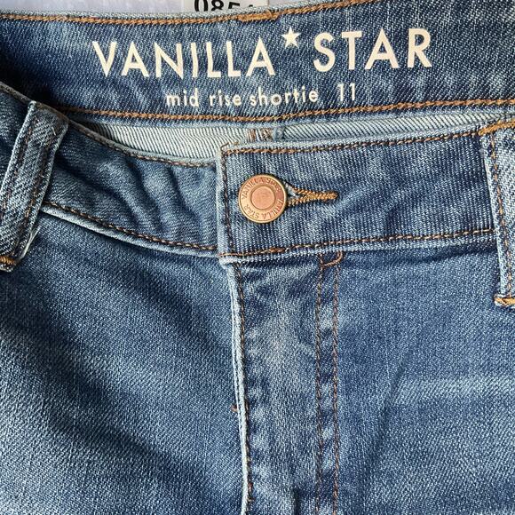 Vanilla Star Women’s Frayed Denim Mid Rise Shortie size 11, Blue - Picture 8 of 10
